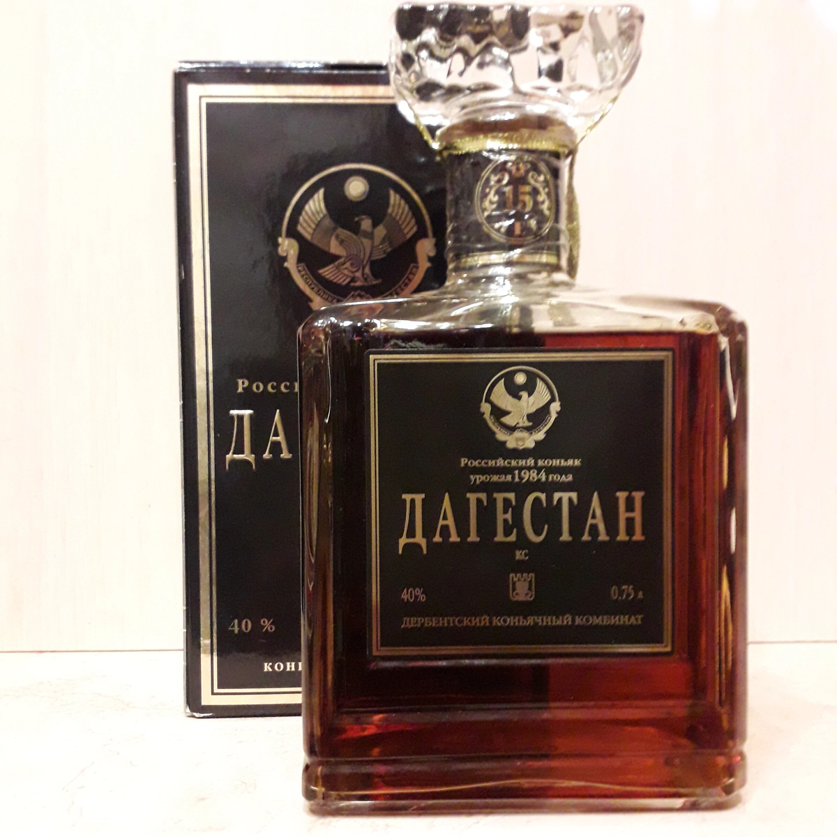 Российский коллекционный коньяк Дагестан КС 15 лет. Фото из личного архива