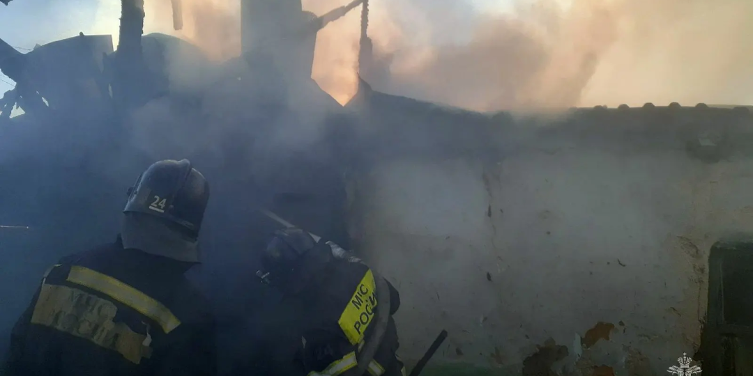 В Магнитогорске семья оказалась в огненном капкане