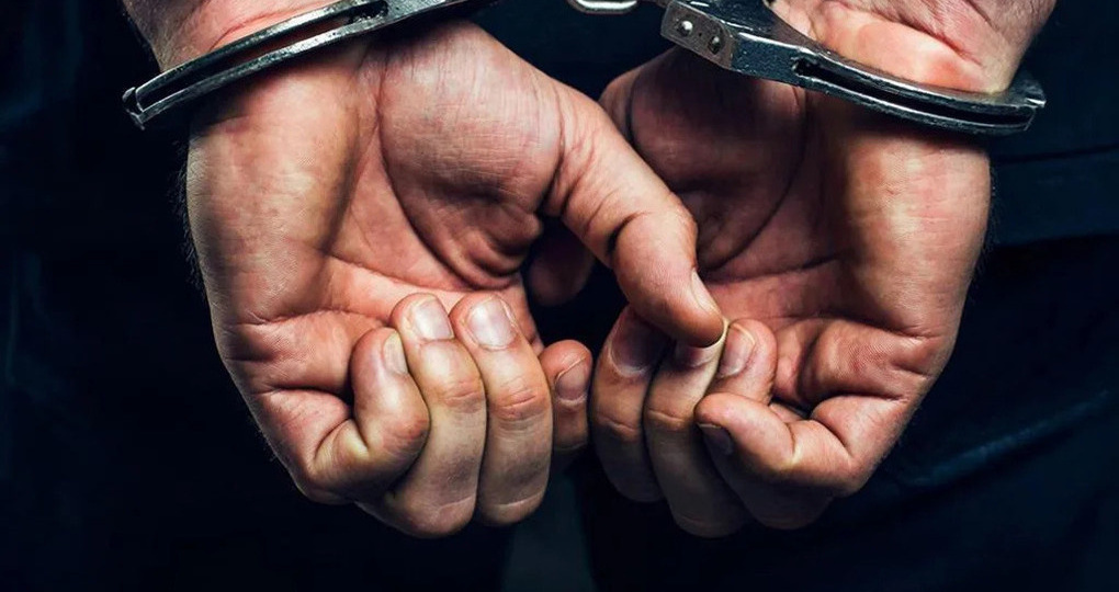 В Бурятии инспектора ДПС отправили под домашний арест за взятку в 20 тысяч рублей