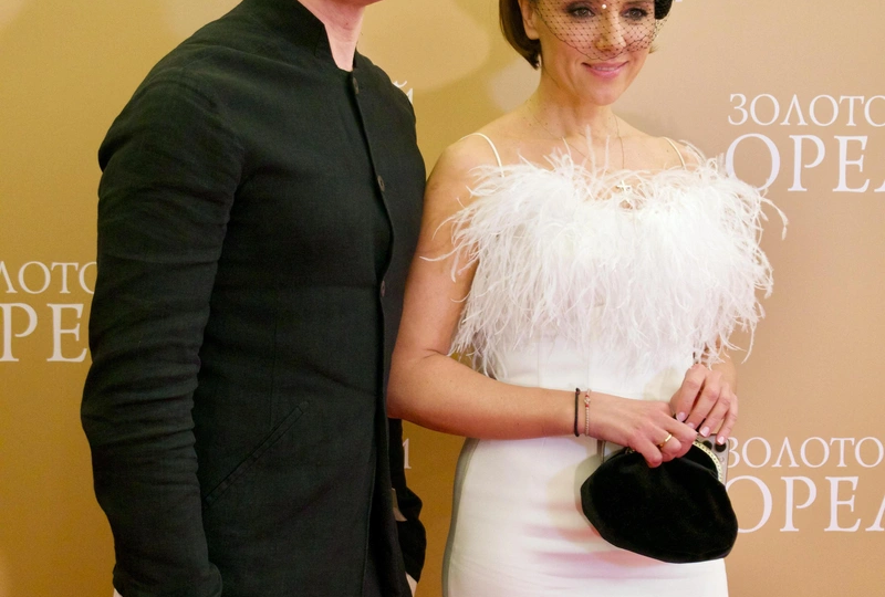 Бероев и Алферова: 20 лет брака, венчание, общая дочь. А потом – уход к 21-летней