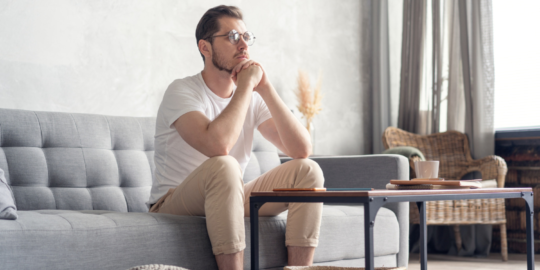 Семейная помощь обернулась катастрофой: квартиру переписали за его спиной