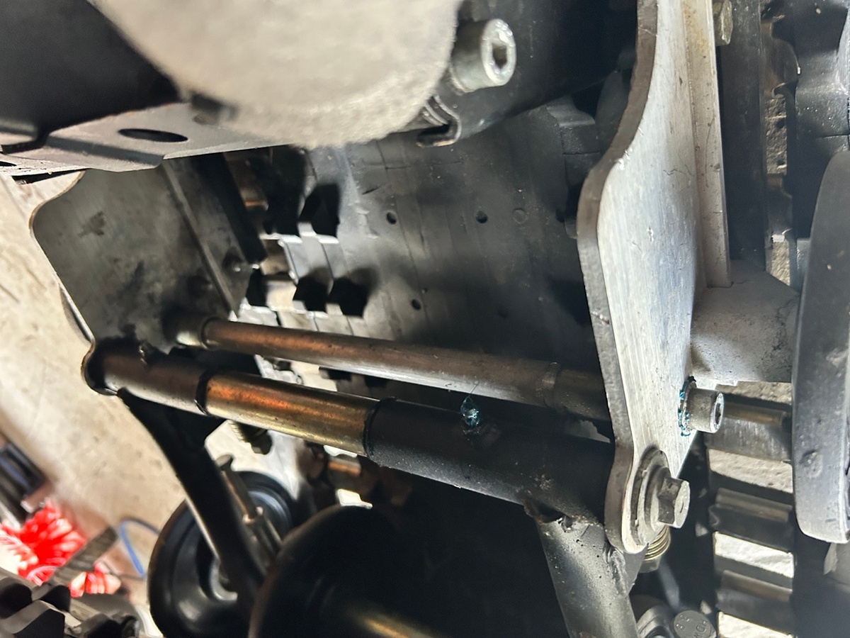 Смазывать и шприцевать надо всё!