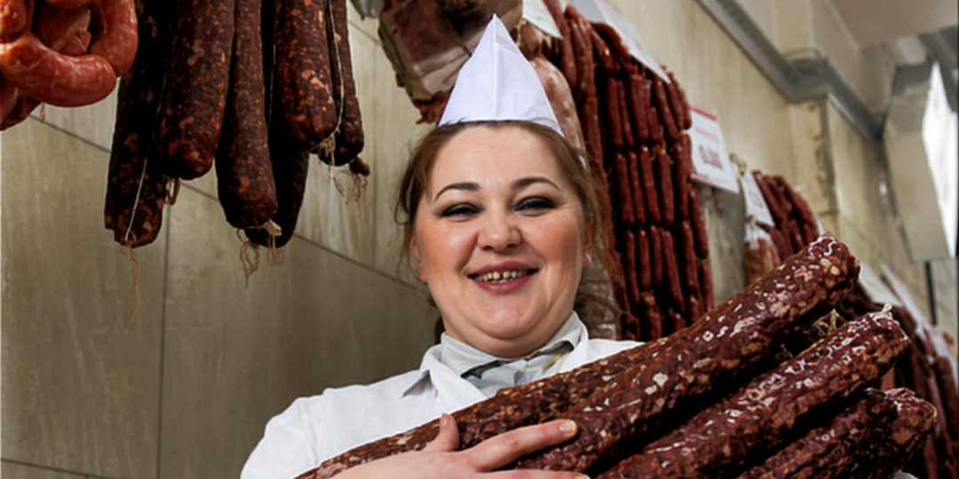 Есть ли в сосисках и колбасе мясо — и сколько его там на самом деле