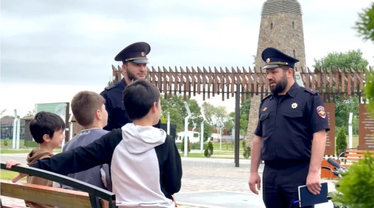 По состоянию на 1 февраля 2025 года штатная численность сотрудников силовых структур в Чечне составляла 36 243 человека. 

Чеченская Республика — единственный регион России, где Министерство внутренних дел формирует сводные отряды и направляет их в зону проведения специальной военной операции.