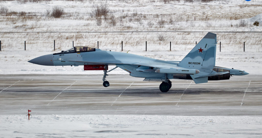 Летчик Rafale снял на видео бомбардировщик Ту-22М3 и истребитель Су-35