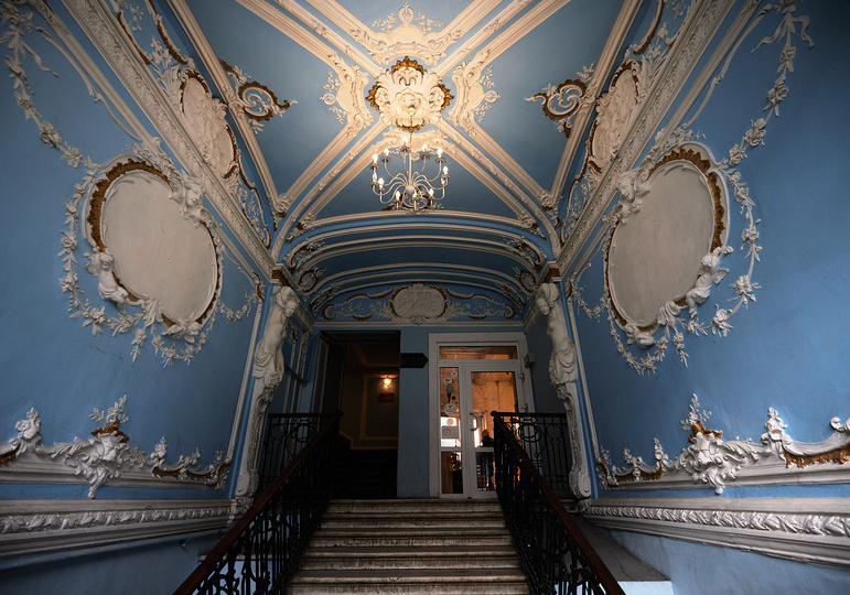 Чем различаются парадная и подъезд?