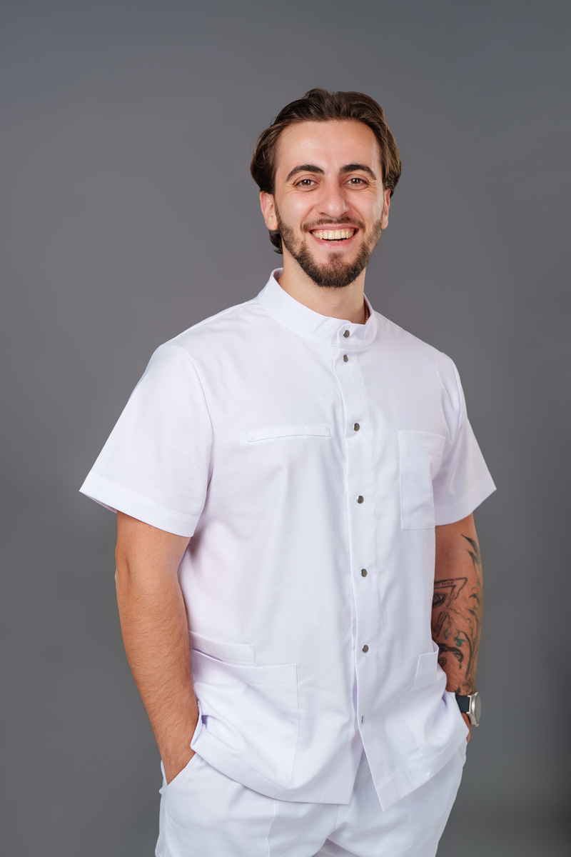 Мелоян Азат Геворгович - врач стоматолог-ортопед, гнатолог