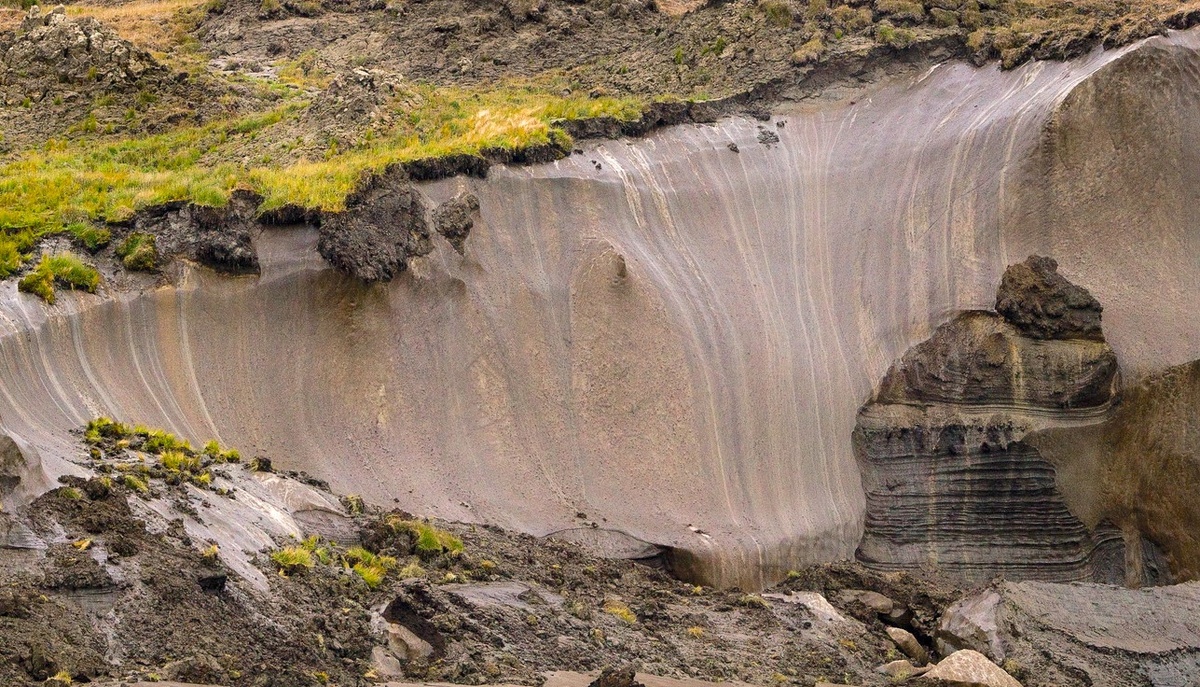 Тающая вечная мерзлота. Фото: Андриан Колотилин / GeoPhoto