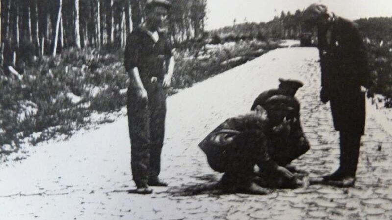    Тобольский тракт — еще в деревянном исполнении. 1932 год   Тюмень до нашей эры / https://vk.com/tyumengrad