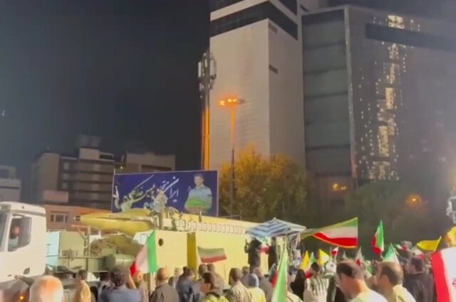    Ракеты в центре Тегерана Фото: Кадр из видео/ Социальные сети