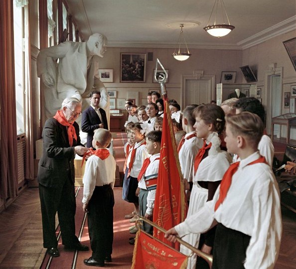 «Будь готов!»: прием в пионеры детей СССР