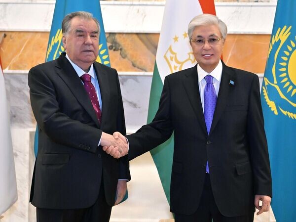 Встречи президентов: о чем Рахмон договорился с Токаевым и Хачатуряном