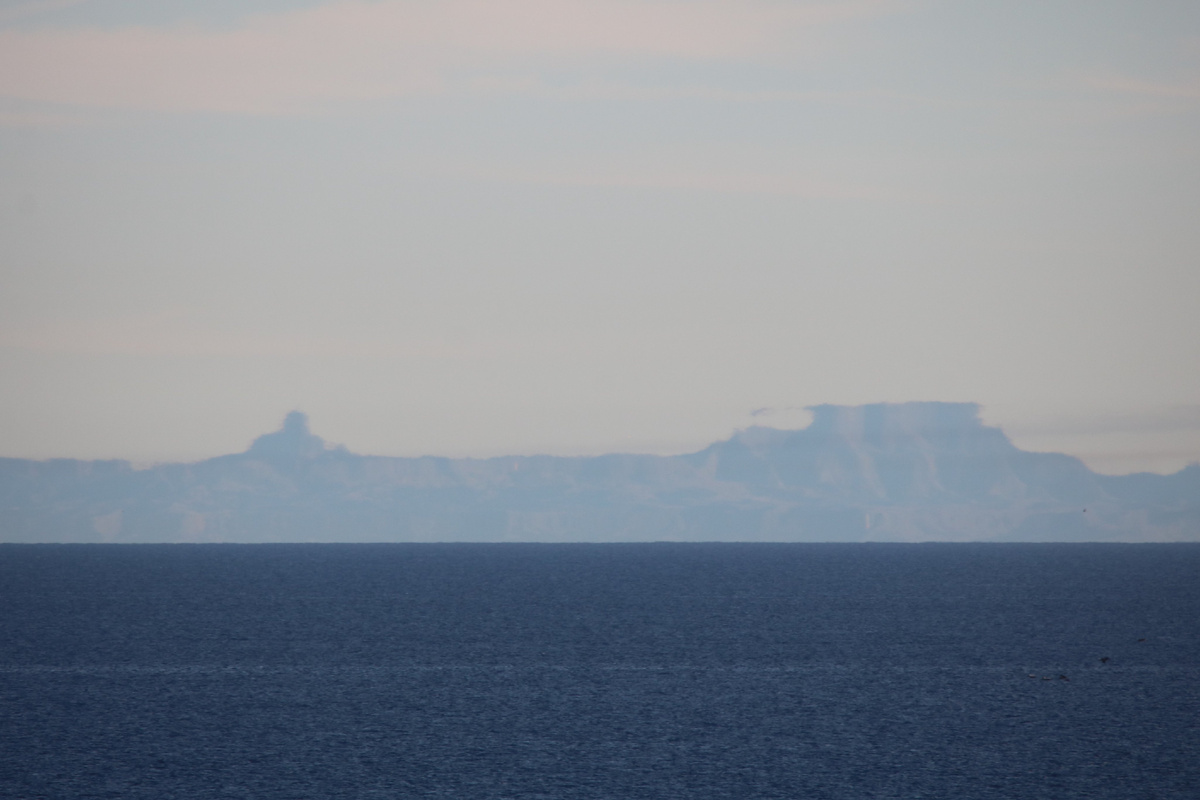 Над Азорскими островами зафиксировали зеркальные отражения городов которые радары самолетов определили как твердые материальные объекты