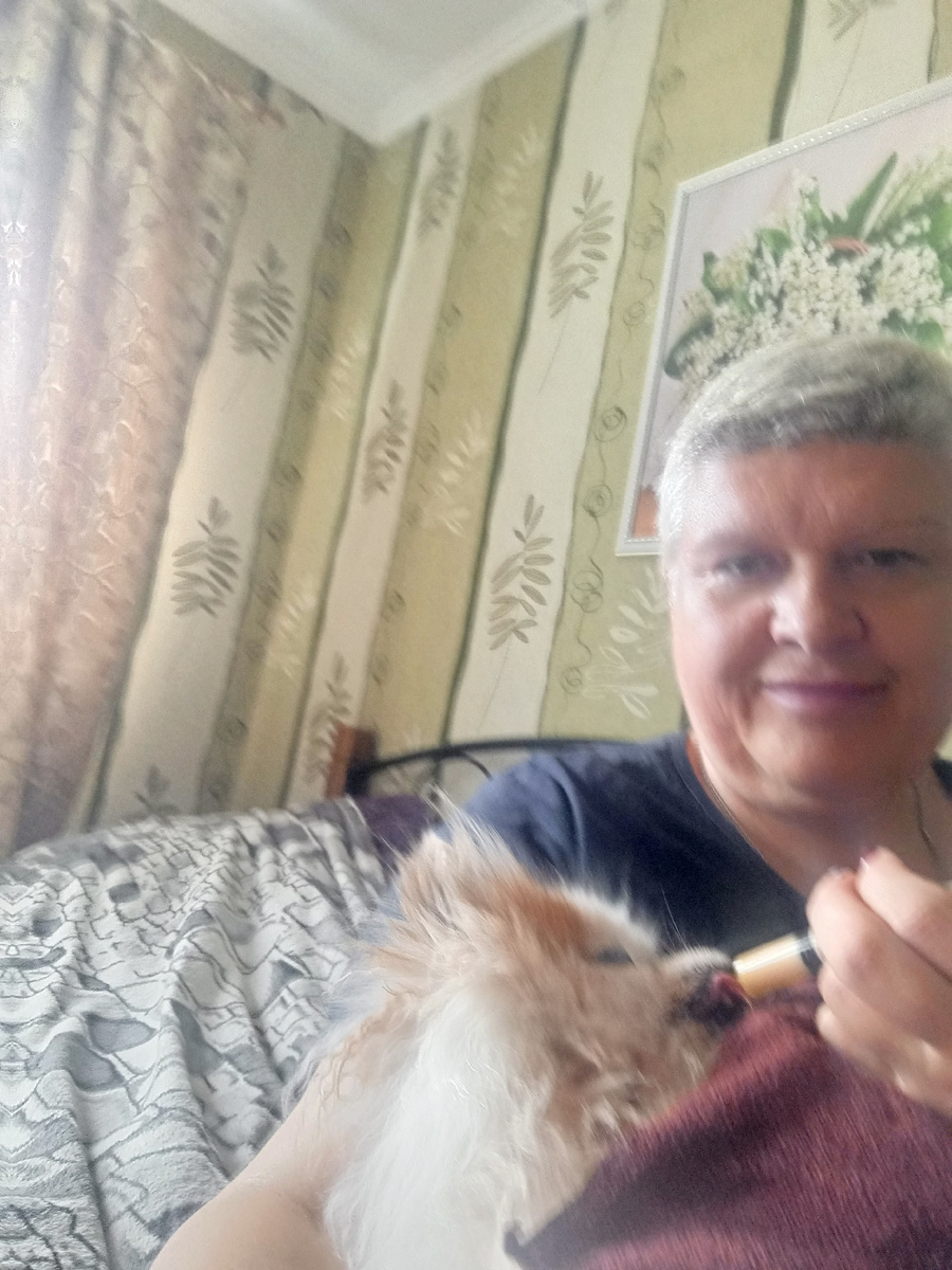 Простите за качество снимка: очень неудобно кормить и фоткать😆