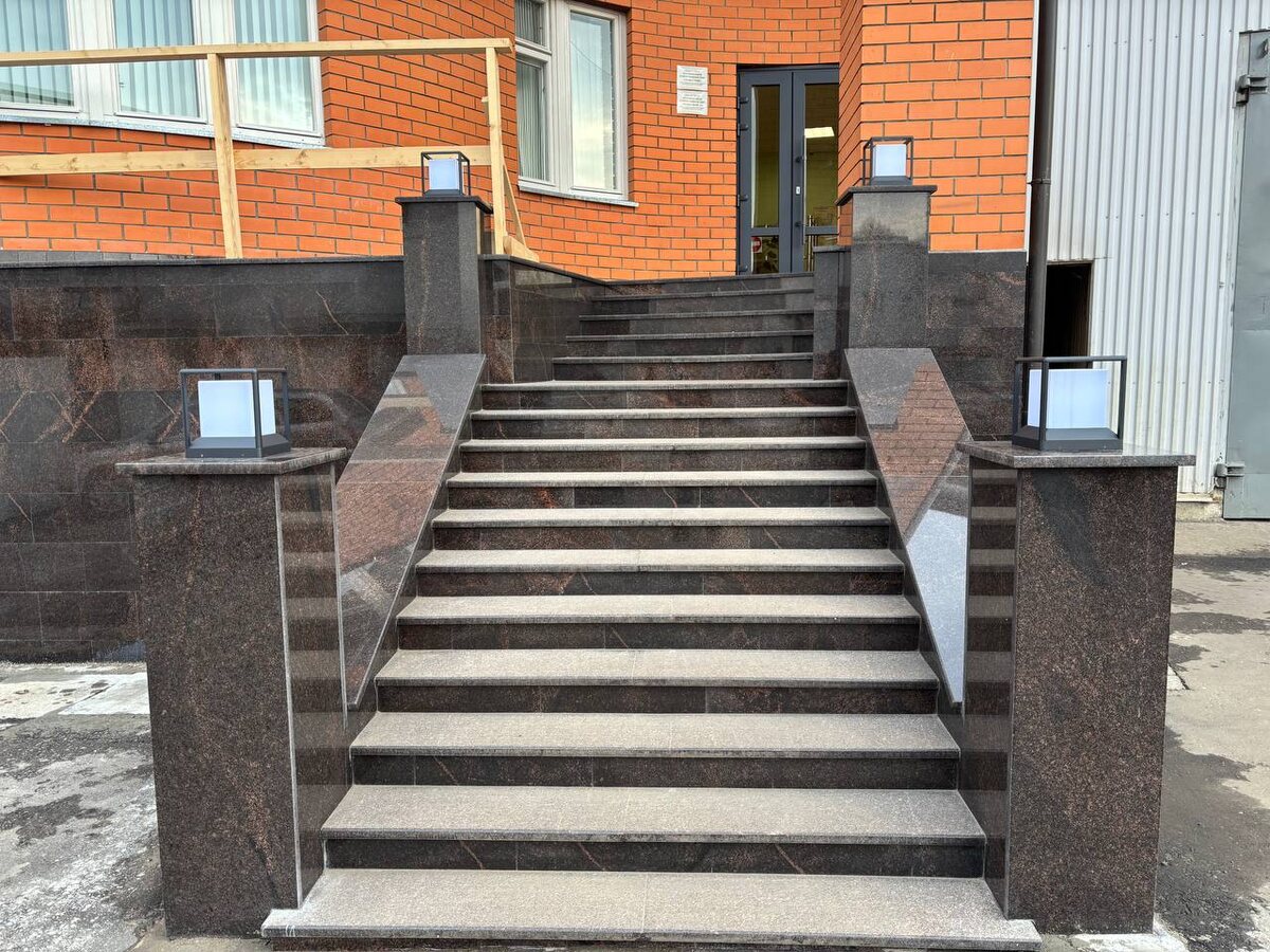 Ступени из гранита