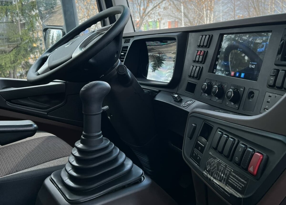    КамАЗ-65951