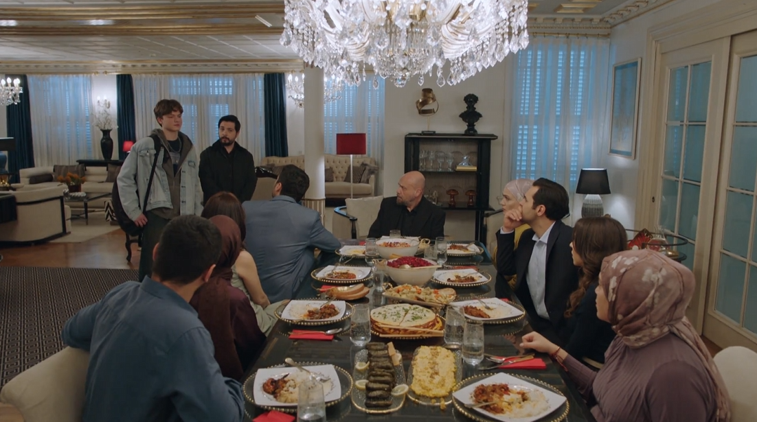 Кадр из сериала "Клюквенный щербет" 4 сезон 29 серия