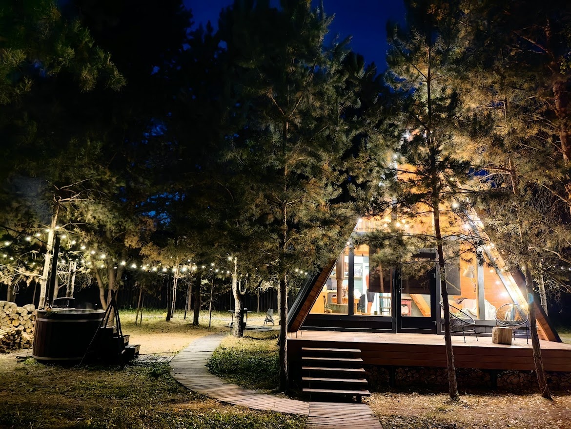 А-фрейм в Сосновке. Если не первый, то один из первых глэмпингов в Саратовской области.