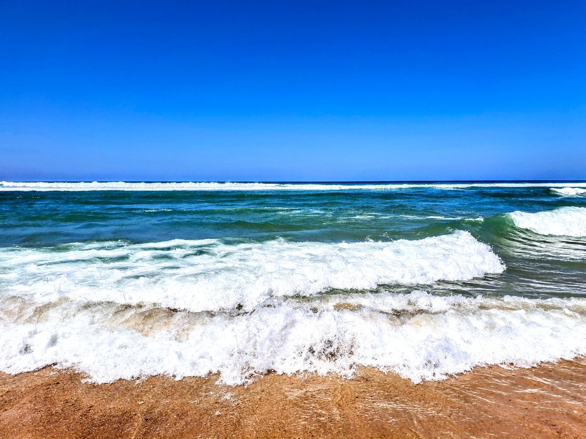 Атлантический Океан в районе Мессанж 