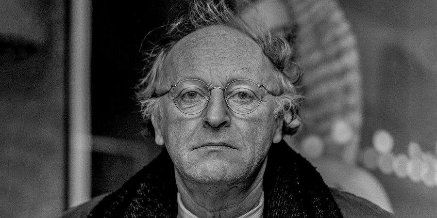 Иосиф Александрович Бродский (1940-1996) — русский и американский поэт, эссеист, драматург, переводчик, педагог. Стихи писал преимущественно на русском языке, эссе — на английском. 