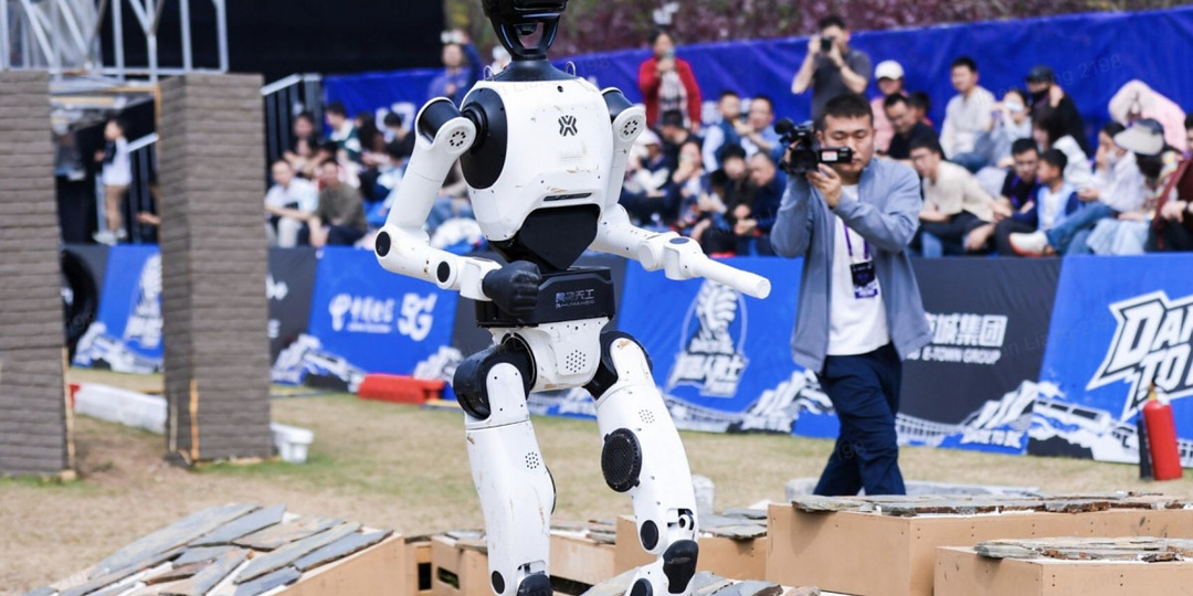 Робот Tien Kung 3.0 выиграл в состязании Robot Warrior Challenge полностью без участия человека