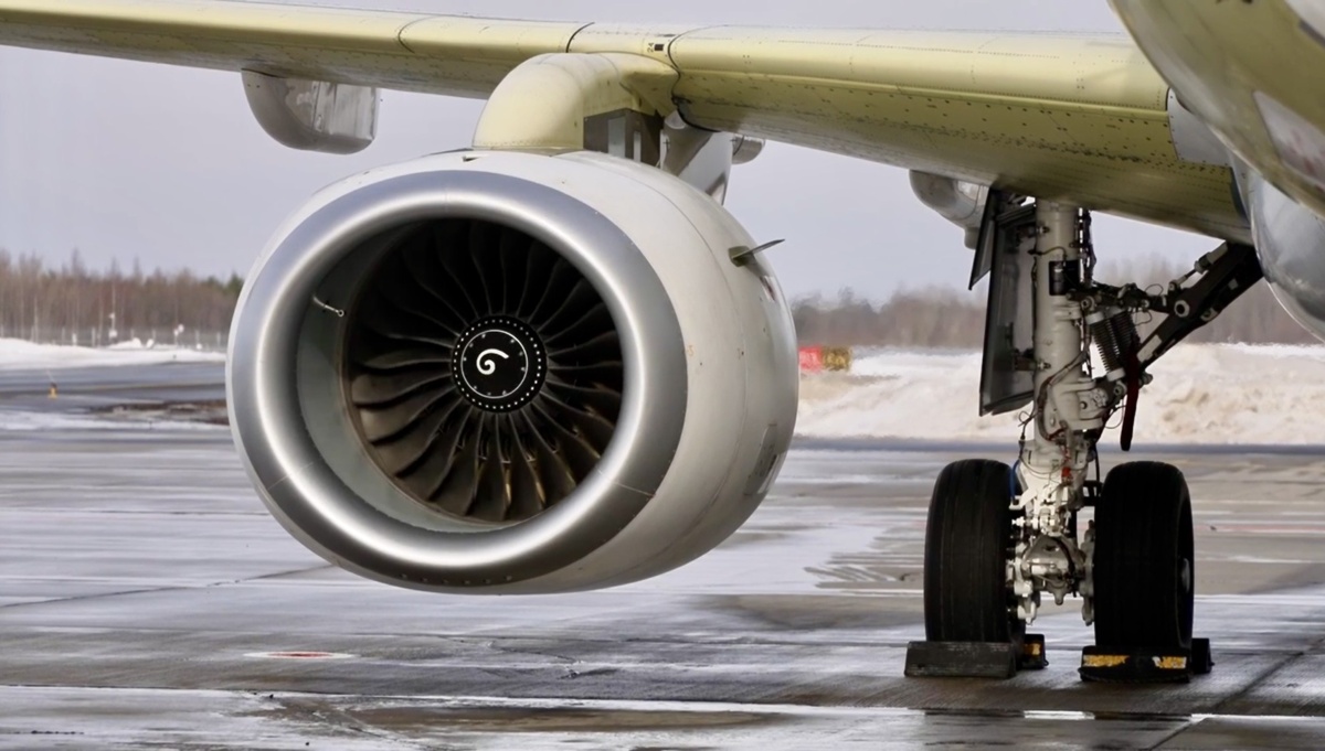 В 2026 году двигатели ПД-8 обеспечили перелеты самолета «Суперджет» в Архангельск, в Индию и обратно © ОДК