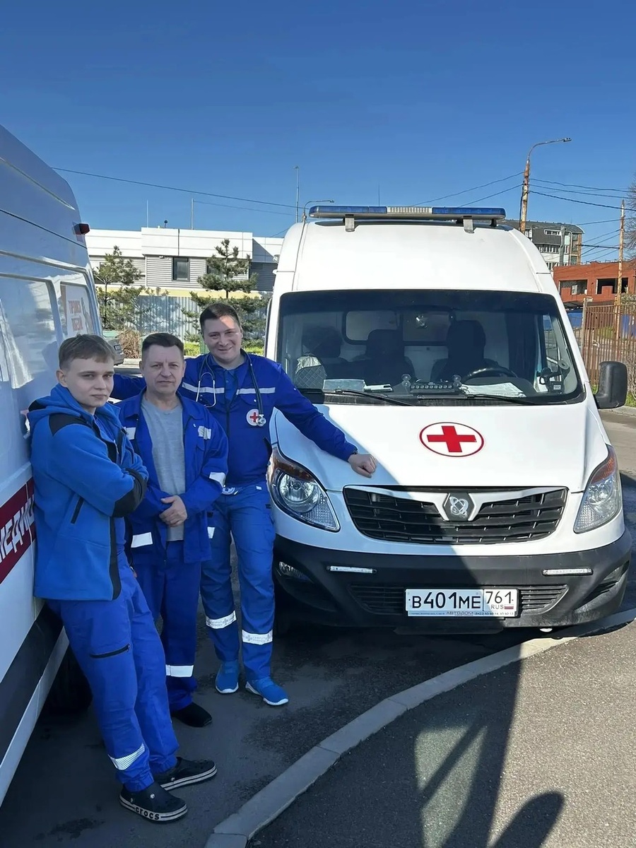    По указанному адресу немедленно выехала бригада № 505 в составе врача скорой помощи Евгения Королькова, фельдшера Артема Попова и водителя Вячеслава Игнатова. Татьяна ЛЫСЕНКО