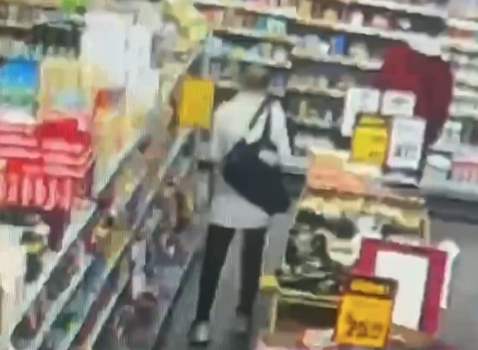 В Новосибирске 43-летняя мадам украла консервы из магазина на 4 тыс рублей