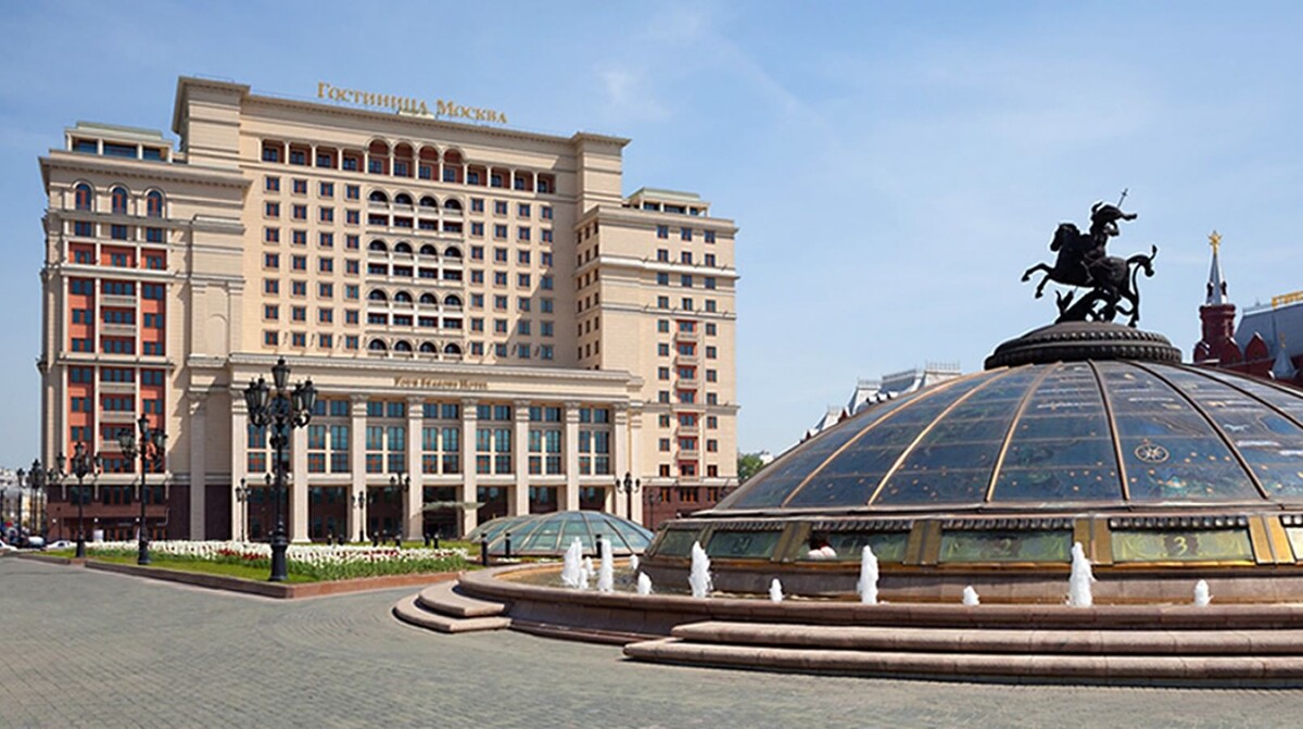 Асимметрия фасада — опознавательный знак здания с 1935 года