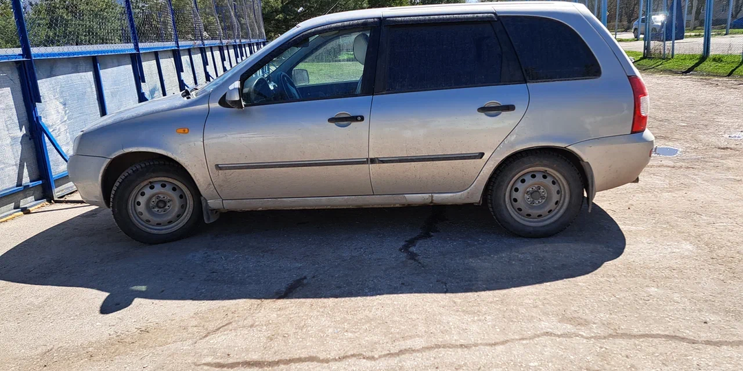 Про бассейн, про машину, про косметику которой я пользуюсь. В общем, про всё на свете )))