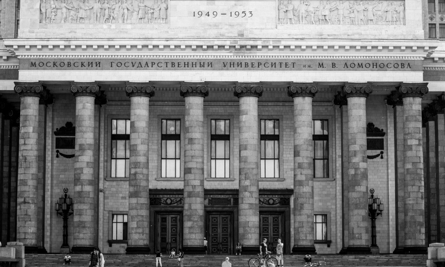 На работе или учебе заставляют подписать контракт с Минобороны: что делать?