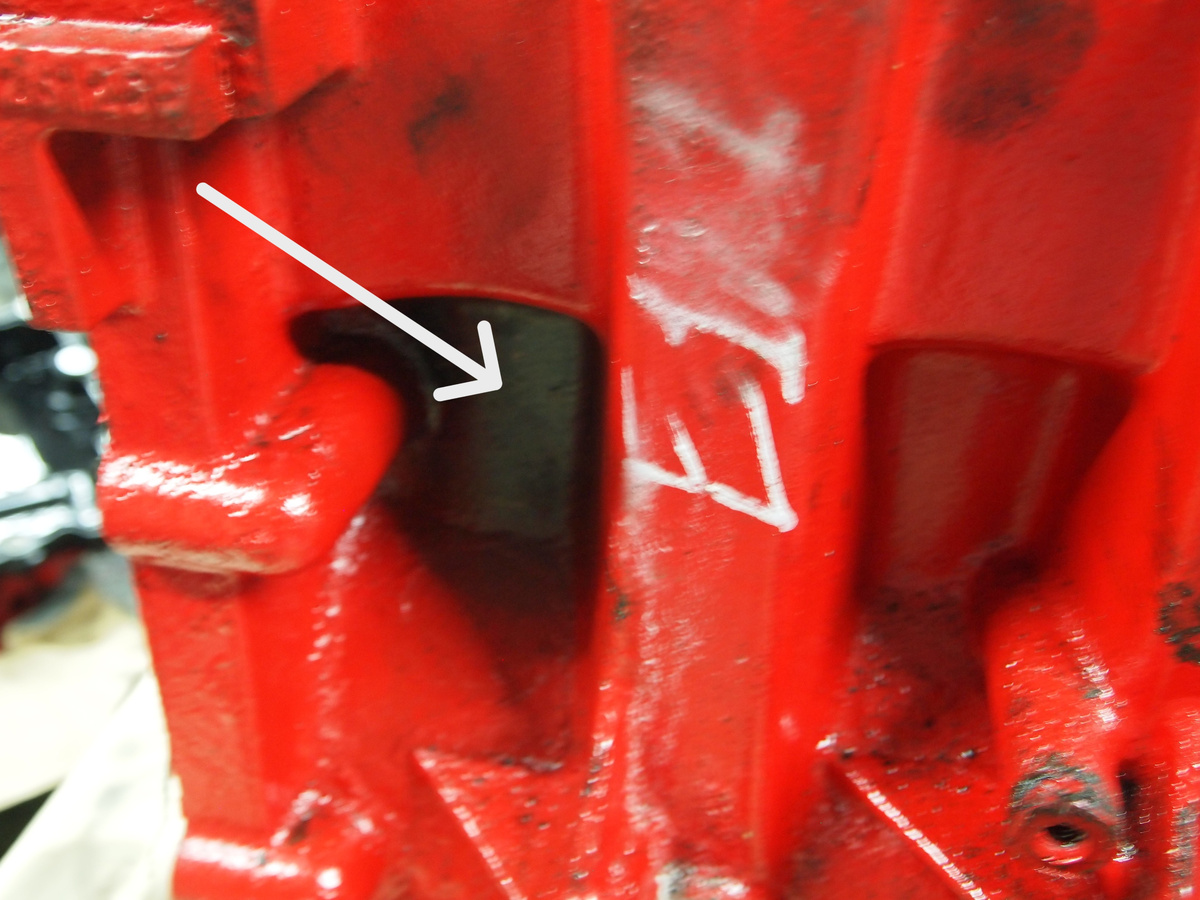 Стрелкой показана почерневшая краска.