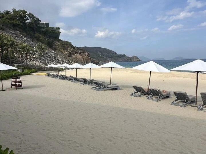 «Ну не хочет человек платить за лежак и топать к морю, имеет право». Mia Resort Nha Trang 5*- отель, где ваше "не хочу" уважают