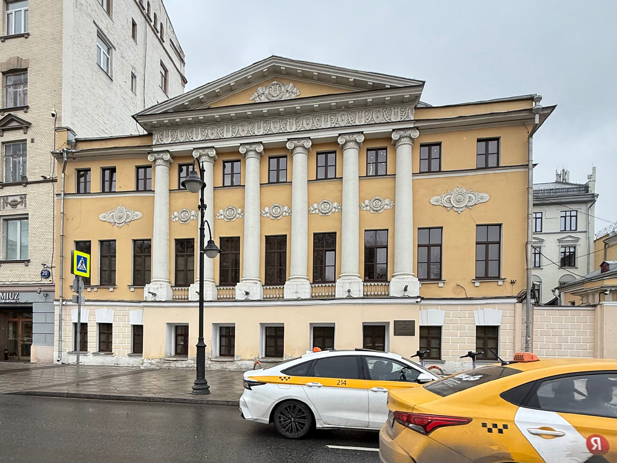 Фото автора канала. Жилой дом первой четверти XIX века.