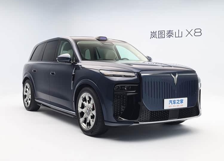 🔥 Voyah Taishan X8: кровать в багажнике, 29 динамиков и двойной массаж — что ты за зверь?