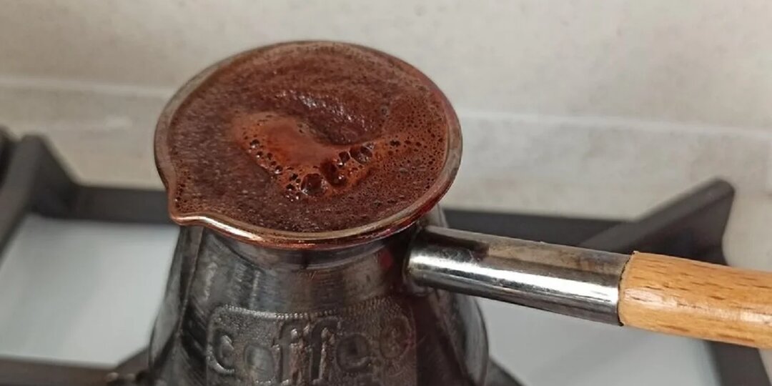 Ученые выяснили, почему кофе бодрит даже без кофеина