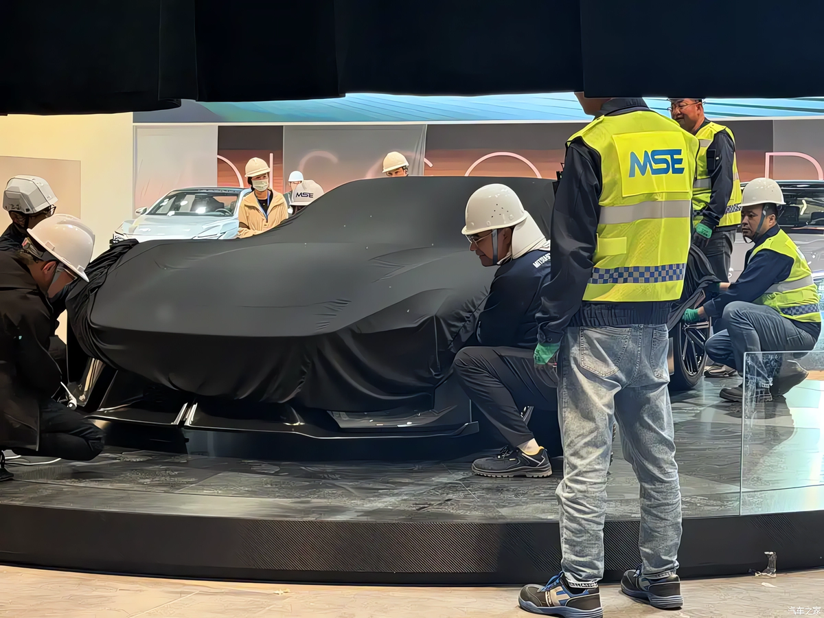    Lexus LFA на Пекинском автосалоне