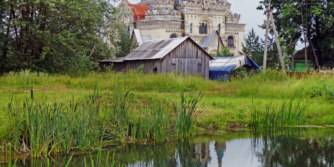 Храм в Кукобое выглядит сказочно, будто сошёл с полотен Васнецова