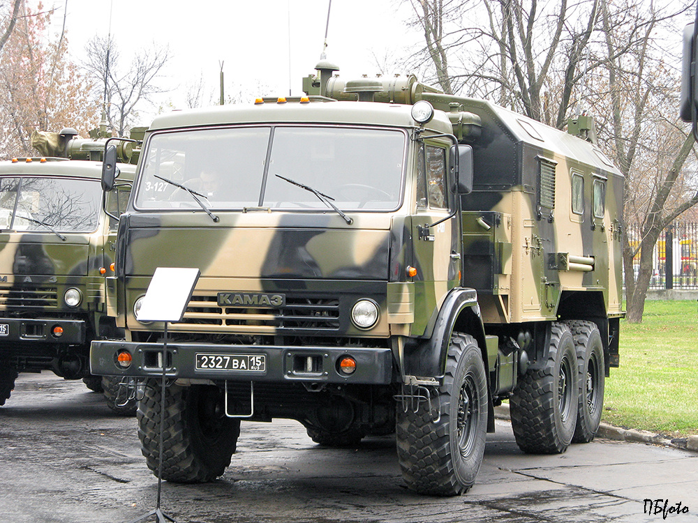 Командно-штабная машина Р-142НСА