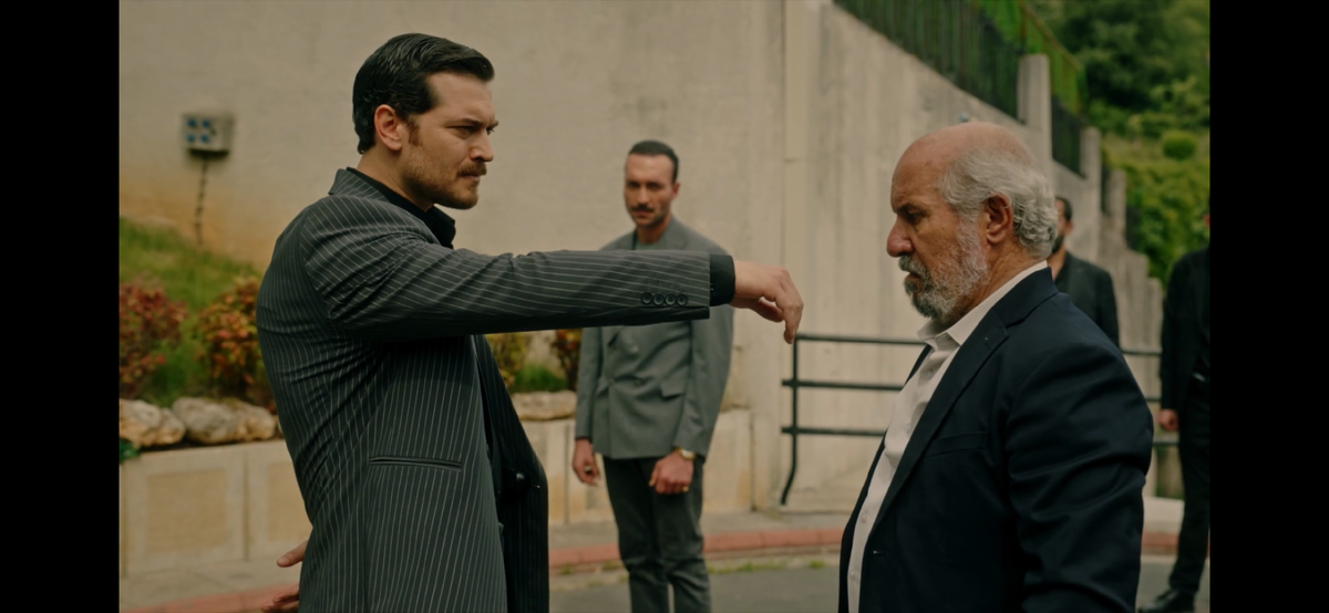 Стоп кадр из сериала «Мечта Эшрефа»