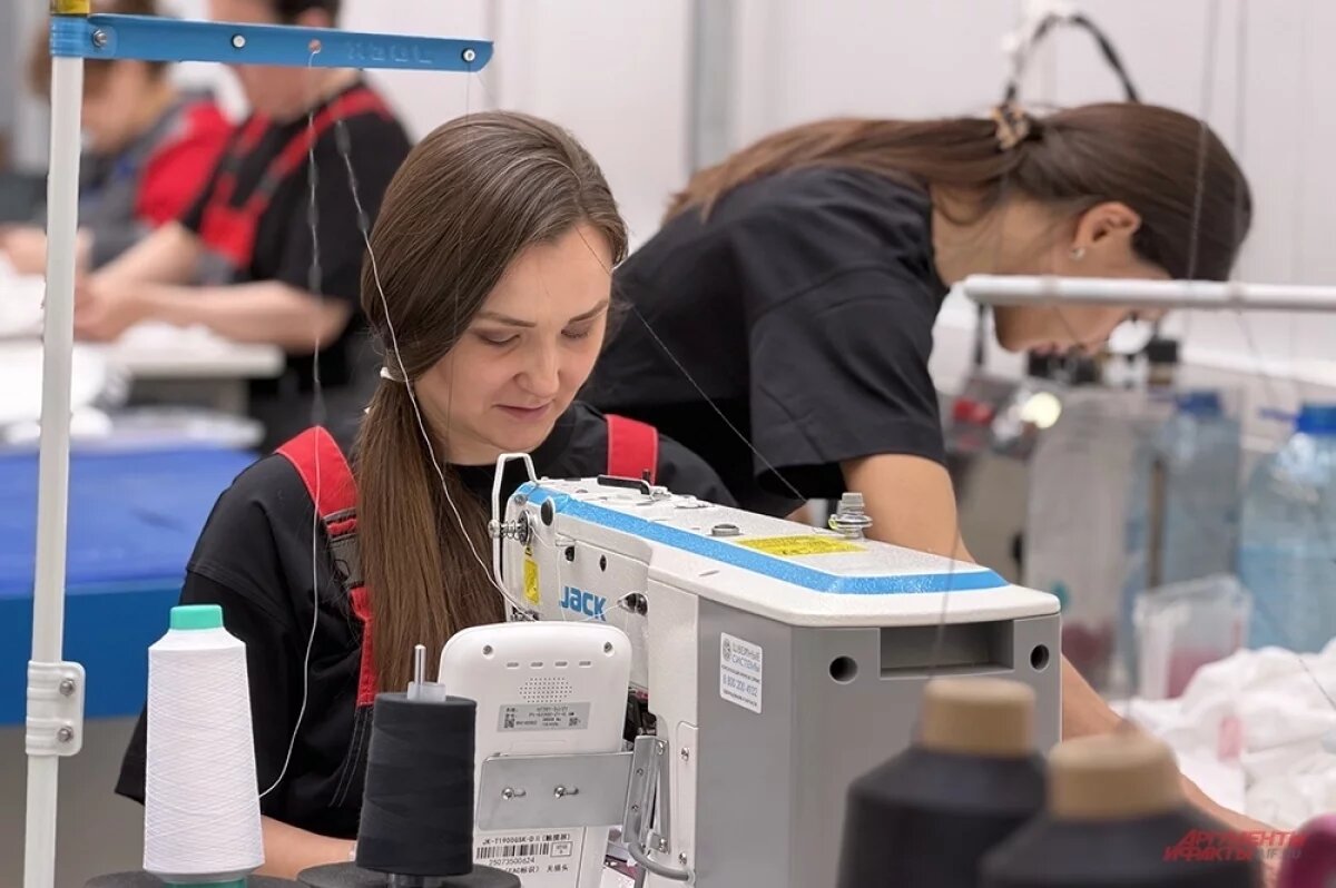    Нет необходимости закупать медицинские гольфы и чулки из Европы — в столице начали делать свою продукцию.