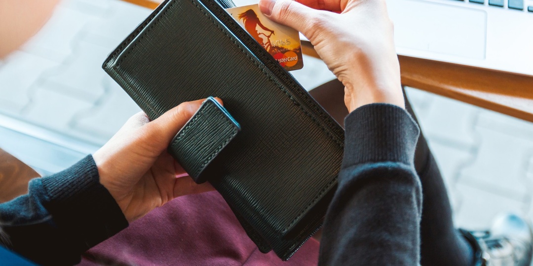 Иллюзия выбора: как подключают платные сервисы без согласия