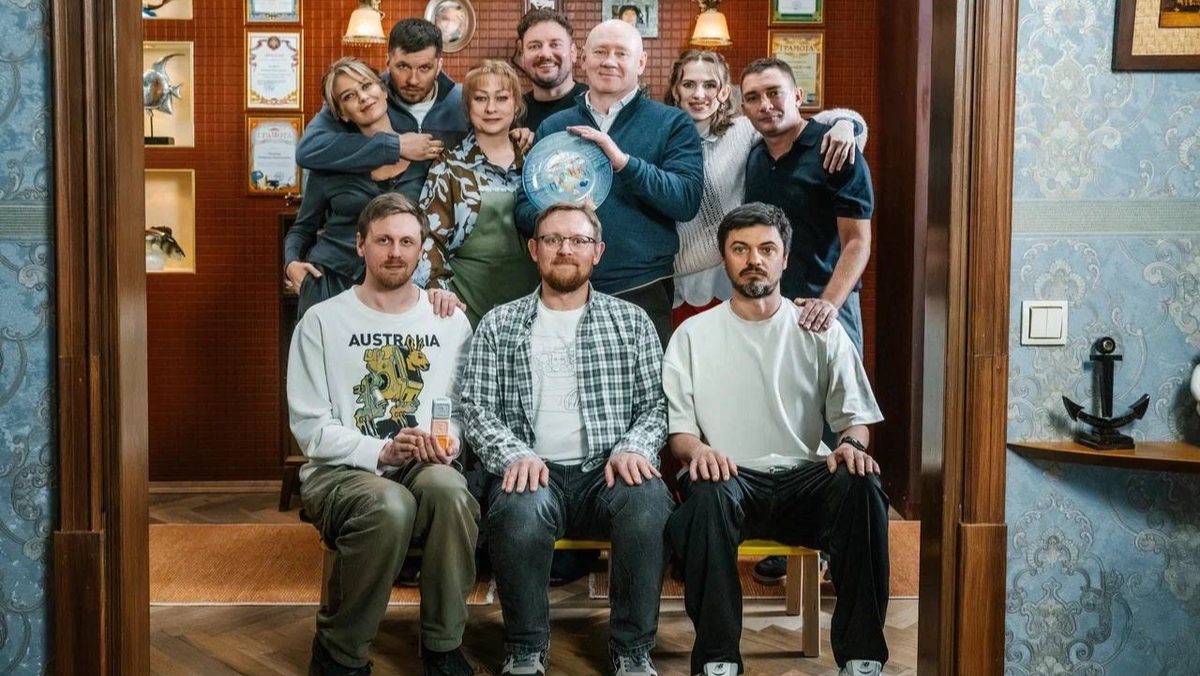    "Съемки сериала «Праздники». Фото: Good Story Media "