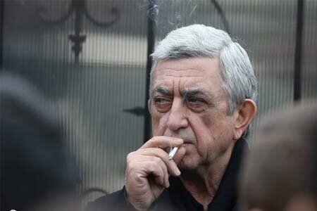 Исключение вопроса о международном признании Геноцида армян из приоритетов нынешней власти - глупость и измена, считает Серж Саргсян