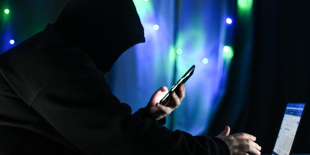 Мошенники украли восемь миллионов рублей у пенсионера с помощью его сына