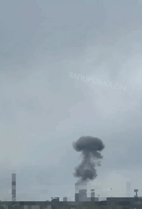    В Запорожье удары "Гераней" нанесены по транспортной инфраструктуре. Видео: "Хроники Гераней"