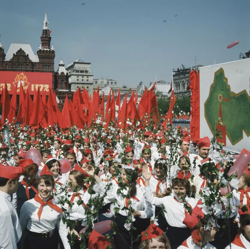 Скоро Первомай!