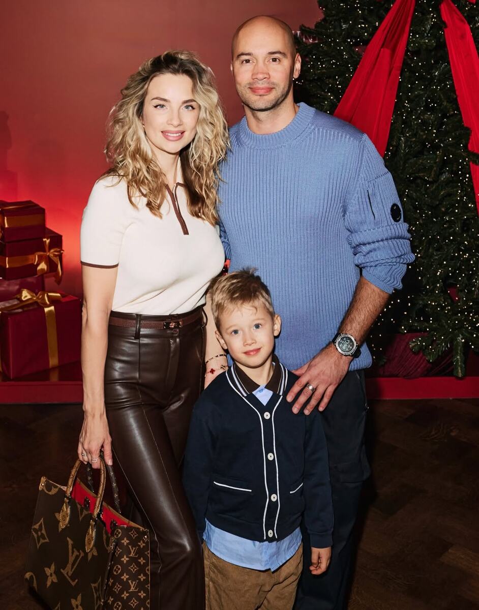    Кристина и Андрей Черкасовы с сыном СвятославомСоцсети Кристины Черкасовой