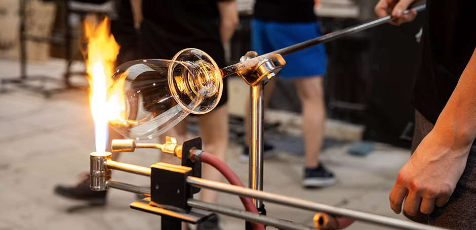 Из чего делают бокалы для вина?