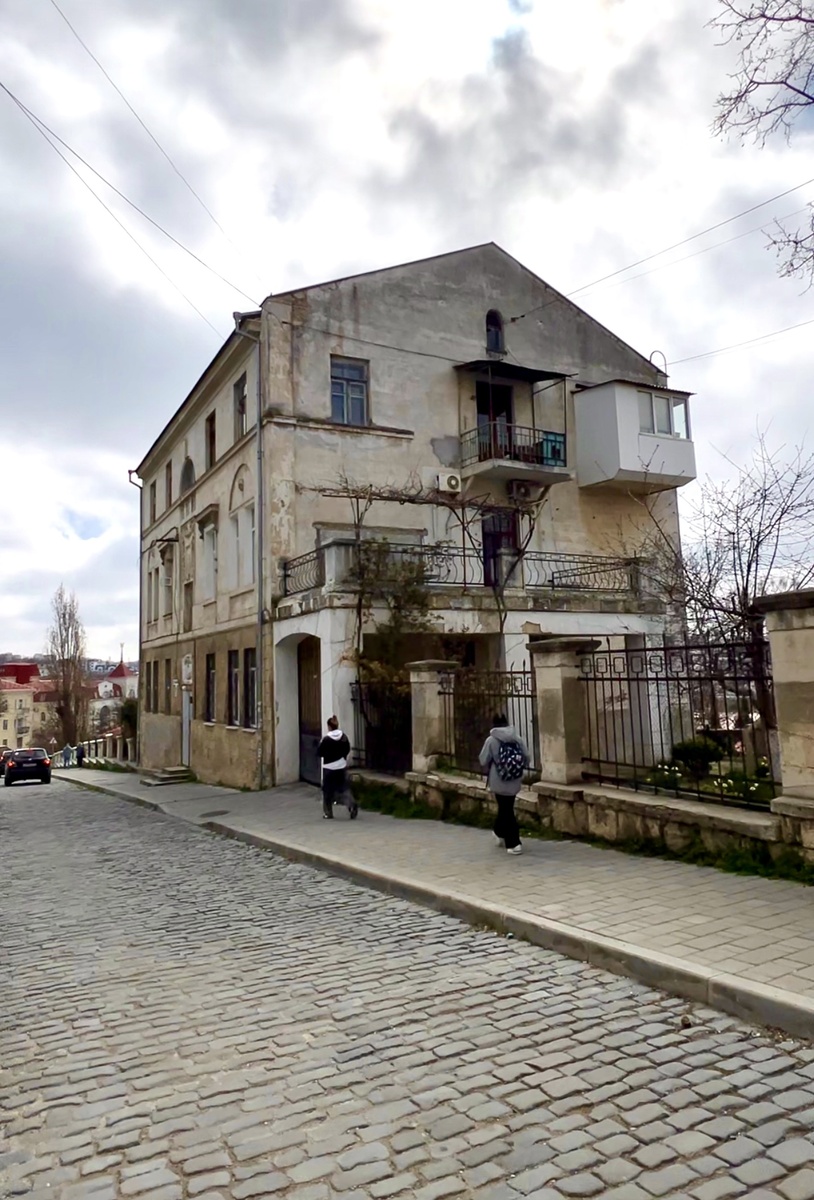 Севастополь. ул. Суворова 28